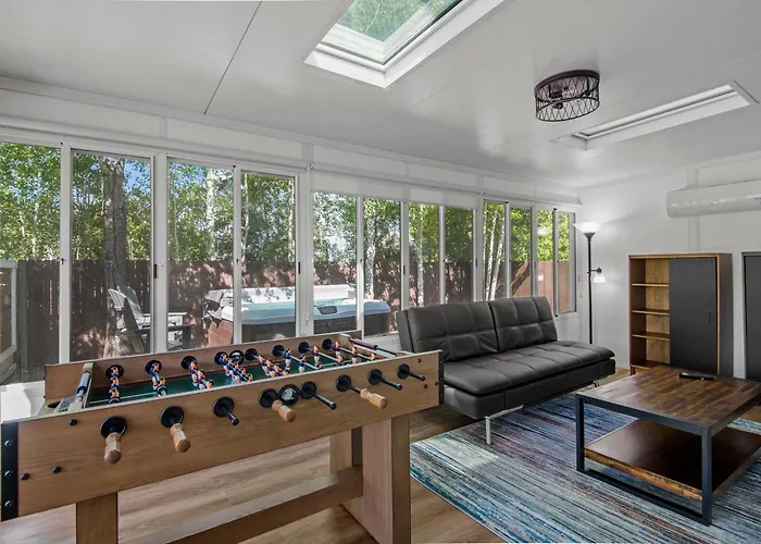 Mountain Views Stunning Lakefront Retreat Hot Tub Game Near Downtown Flagstaff
