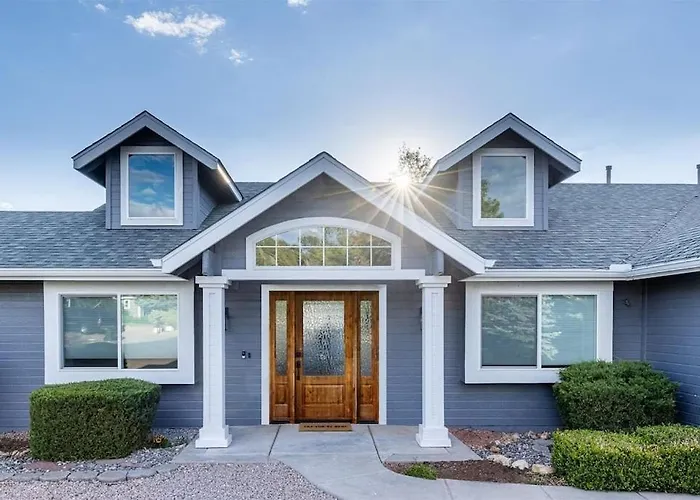 Mountain Views Stunning Lakefront Retreat Hot Tub Game Near Downtown