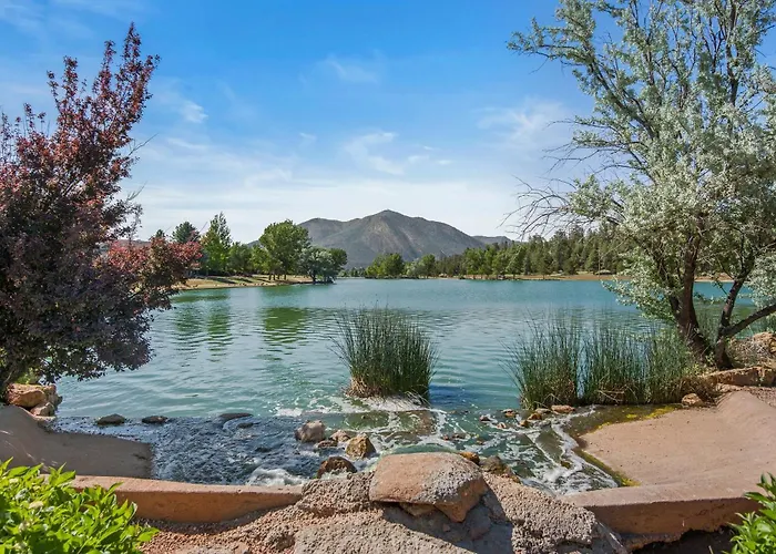 Mountain Views Stunning Lakefront Retreat Hot Tub Game Near Downtown * Flagstaff